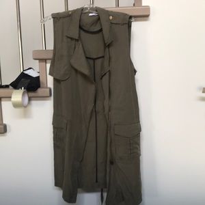 Dex sleeveless army green vest